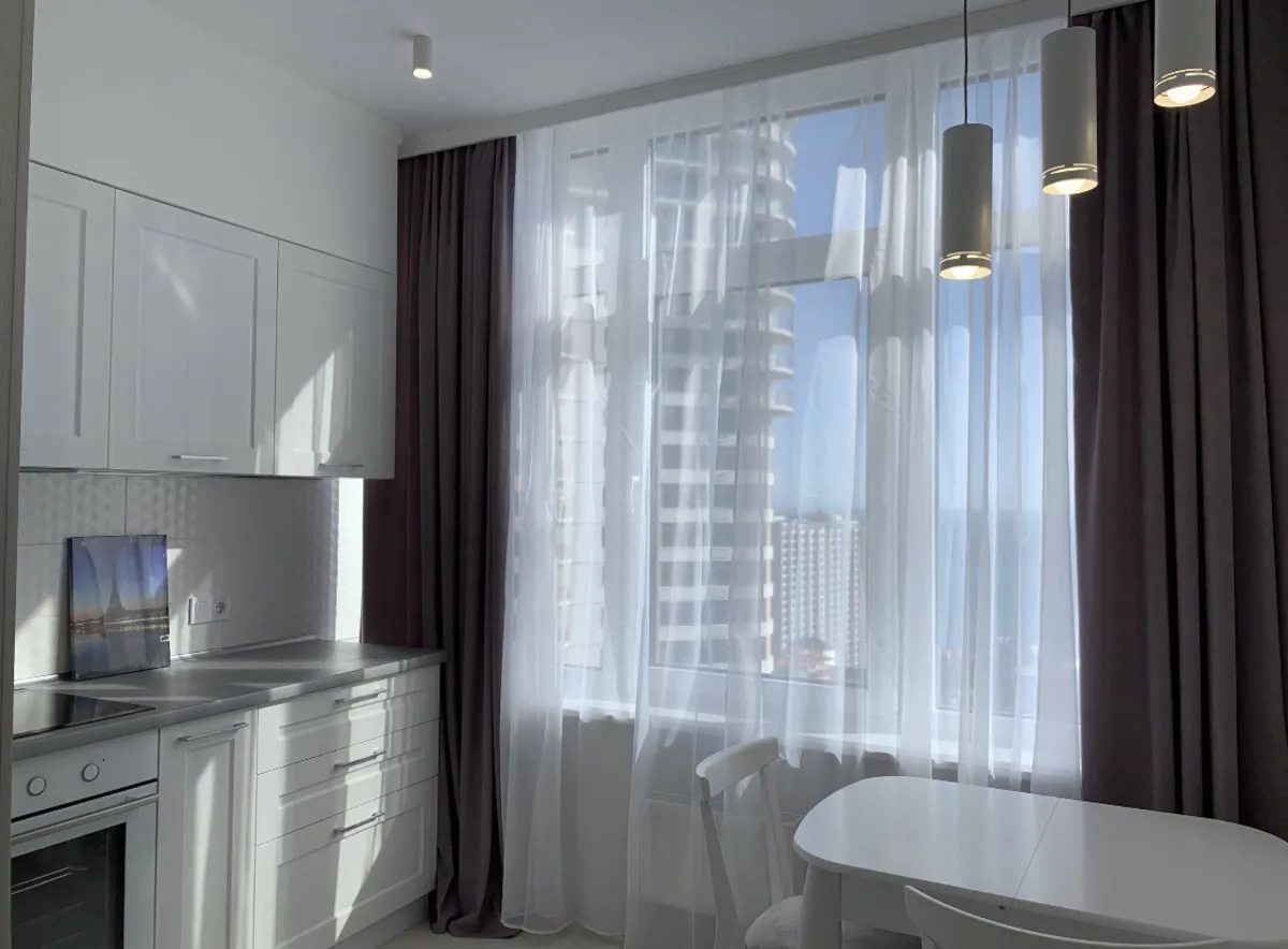Apartments for sale. 1 room, 36 m², 15 floor/25 floors. Kamanyna ul., Odesa. 