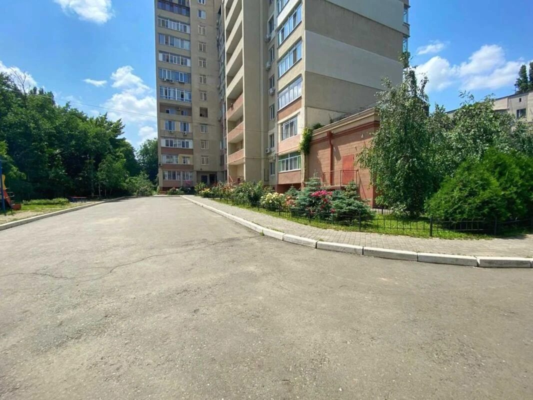 Продаж квартири. 2 rooms, 60 m², 3rd floor/11 floors. 12, Черепановых 2 пер., Одеса. 