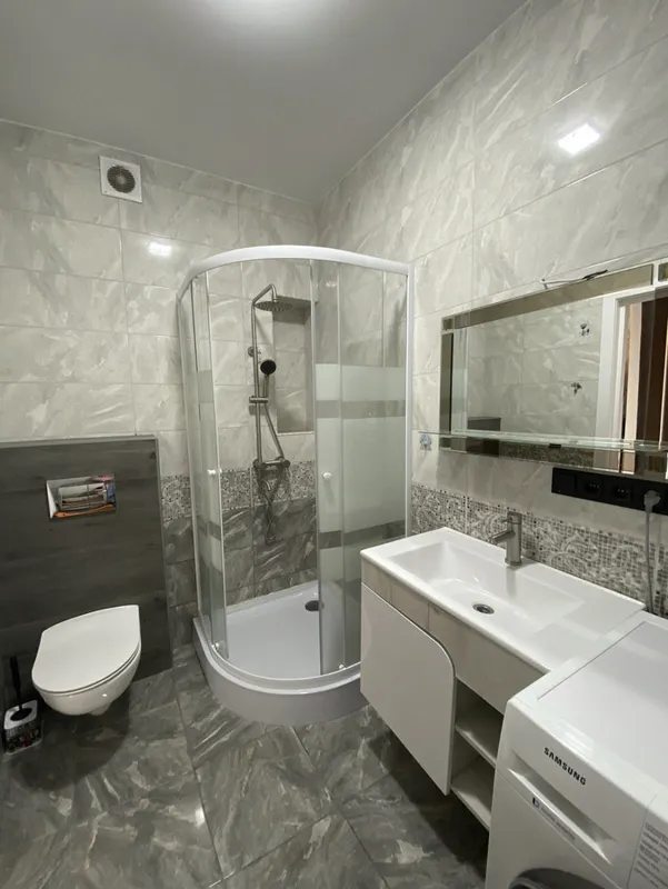 Apartments for sale. 1 room, 41 m², 4th floor/24 floors. Mykhaylovskaya pl., Odesa. 