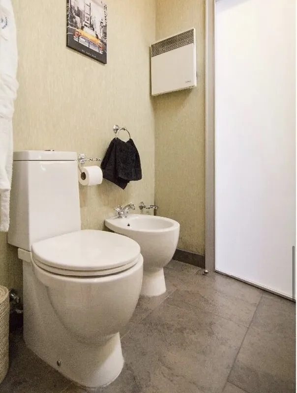 Продаж квартири. 1 room, 43 m², 3rd floor/6 floors. 13, Уютная ул., Одеса. 