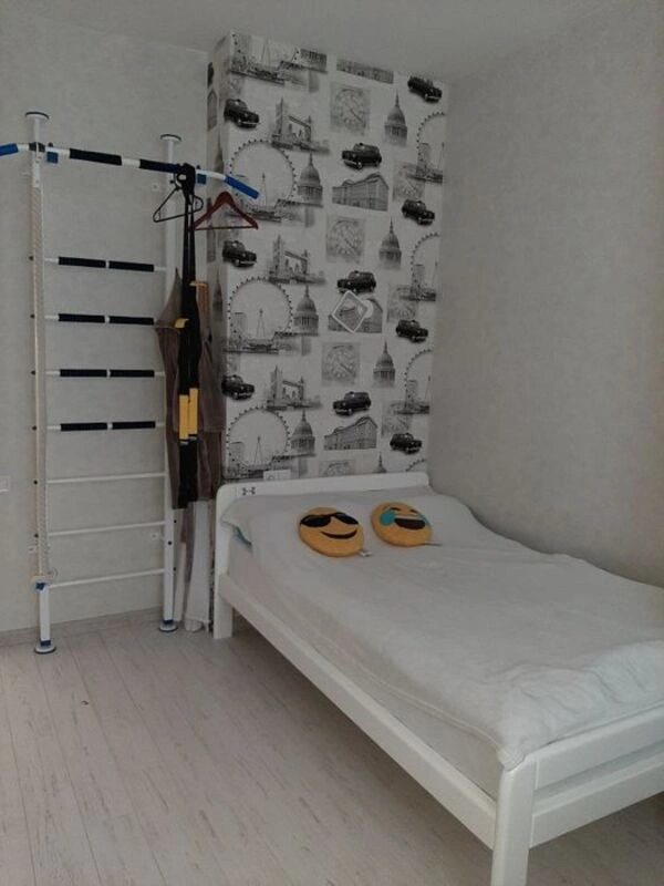 Apartments for sale. 2 rooms, 72 m², 7th floor/24 floors. 35, Srednefontanskaya ul., Odesa. 