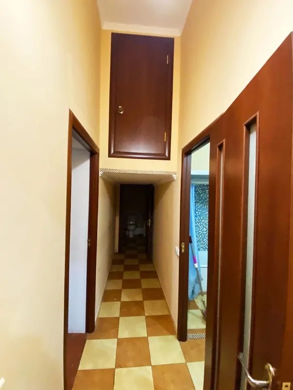Продаж квартири. 1 room, 70 m², 2nd floor/4 floors. Торговая ул., Одеса. 