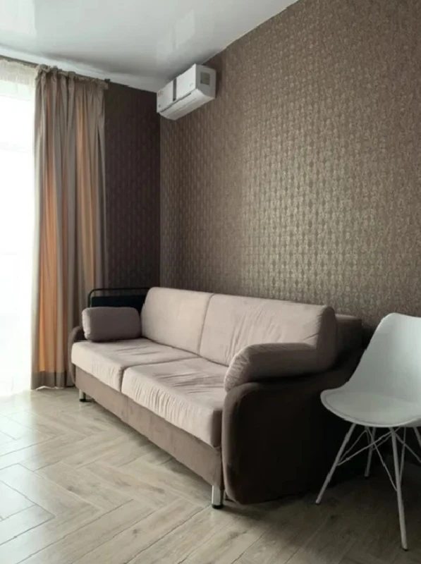 Apartments for sale. 1 room, 52 m², 2nd floor/12 floors. 1, Vannyy per., Odesa. 