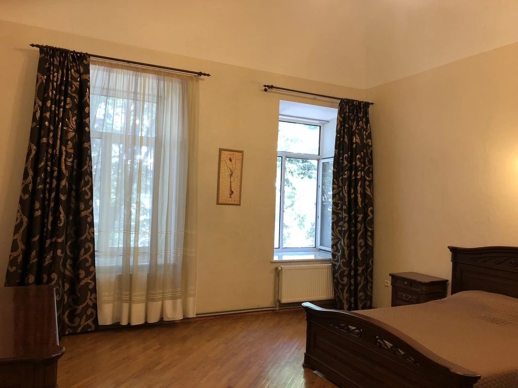 Продаж квартири. 3 rooms, 116 m², 2nd floor/3 floors. 6, Пушкинская ул., Одеса. 