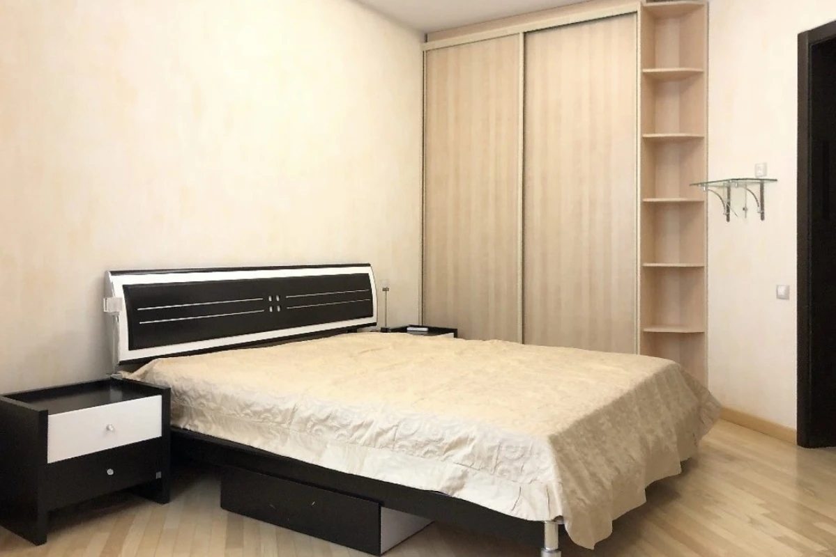 Продаж квартири. 5 rooms, 198 m², 2nd floor/11 floors. 49, Французский б-р, Одеса. 