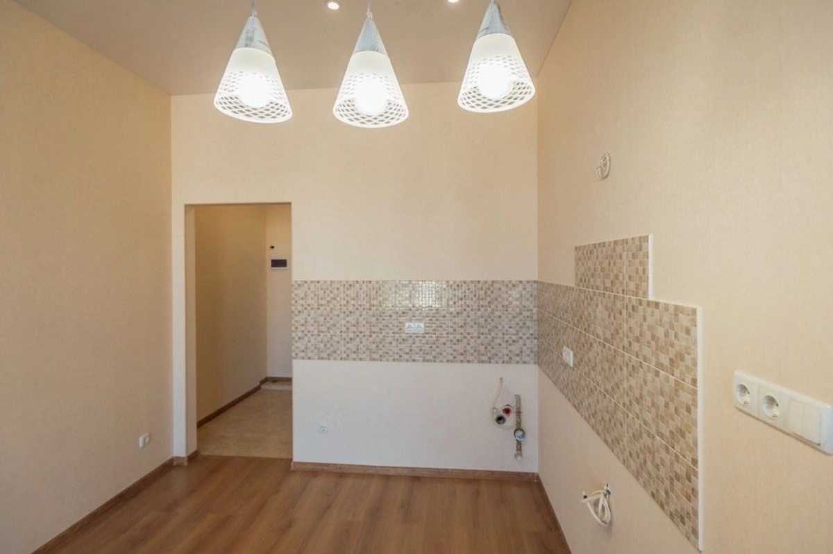 Apartments for sale. 1 room, 20 m², 2nd floor/6 floors. 121, Dacha Kovalevskoho ul., Odesa. 