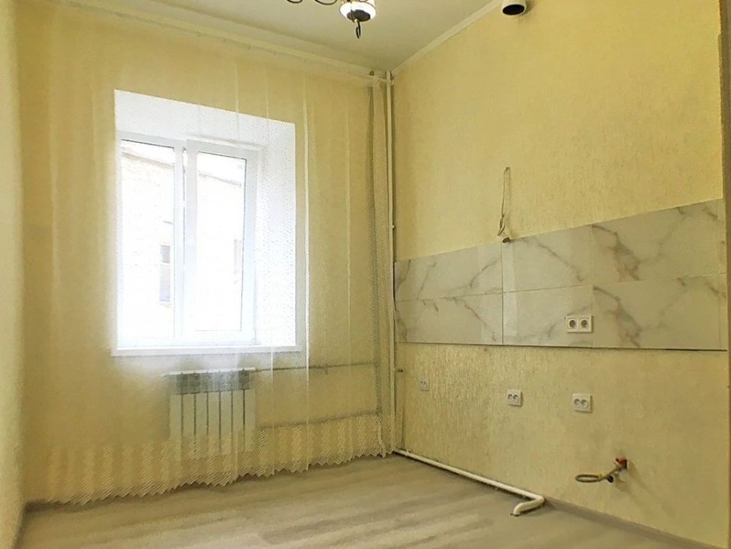 Apartments for sale. 2 rooms, 50 m², 2nd floor/3 floors. 57, Staroportofrankovskaya ul., Odesa. 