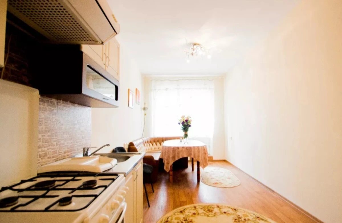 Apartments for sale. 2 rooms, 74 m², 3rd floor/10 floors. 89, Malaya Arnautskaya ul., Odesa. 