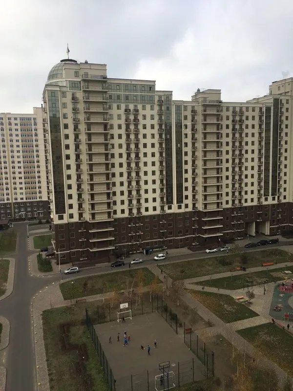 Apartments for sale. 2 rooms, 38 m², 11 floor/24 floors. 3, Zhemchuzhnaya ul., Odesa. 