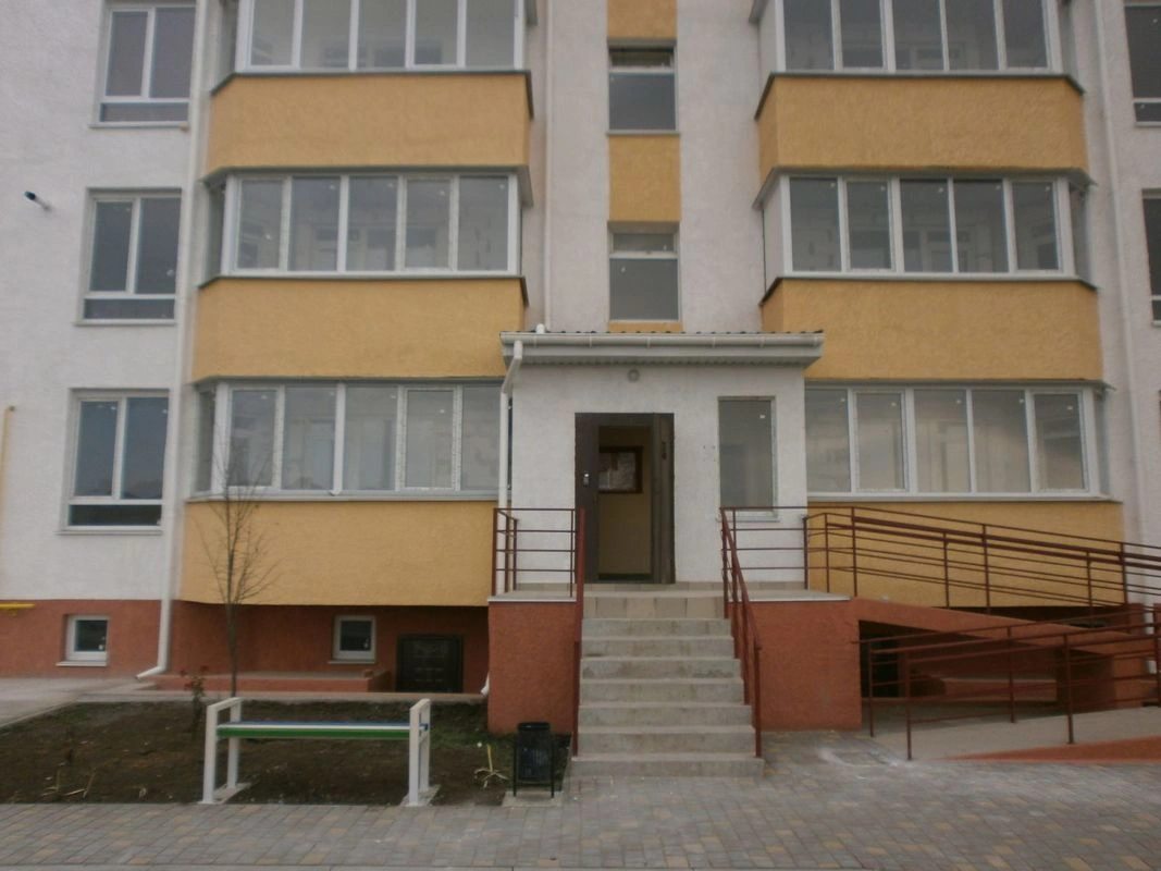 Apartments for sale. 1 room, 27 m², 8th floor/8 floors. 4, Maryynskaya ul., Velykodolynske. 