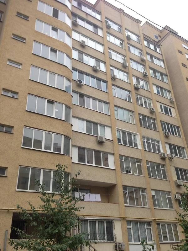 Apartments for sale. 2 rooms, 83 m², 6th floor/10 floors. 8, Zooparkovaya ul., Odesa. 