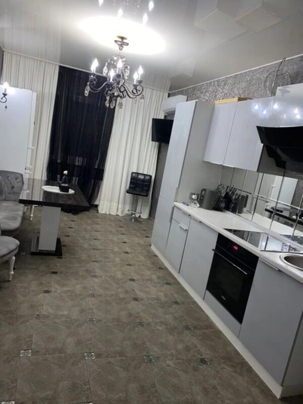 Apartments for sale. 2 rooms, 65 m², 8th floor/25 floors. 3, Kotovskoho Pos. Sakharova ul., Odesa. 