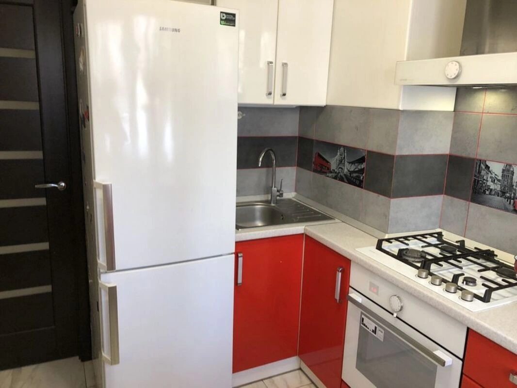 Продаж квартири 2 кімнати, 47 m², 1 пов./9 поверхів. 128, Котовского Пос. / Добровольского пр., Одеса. 