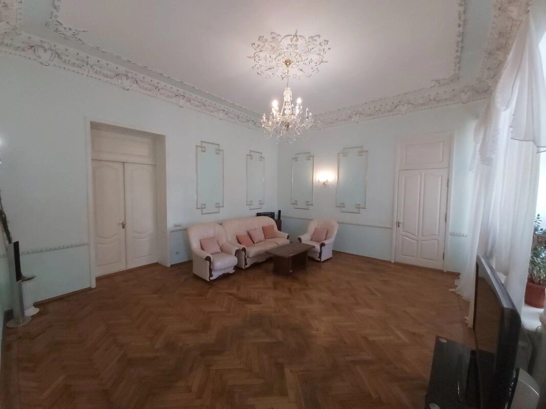 4-х комнатная квартира на Троицкой/Маразлиевской для ценителей Одесской классики, простора и моря!