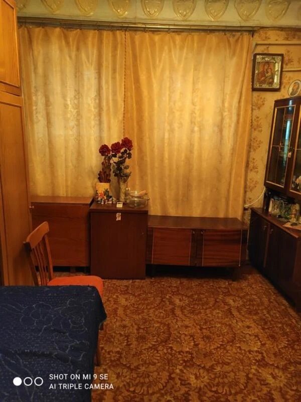 Apartments for sale. 2 rooms, 32 m², 1st floor/3 floors. 11, Hymnazycheskaya ul., Odesa. 