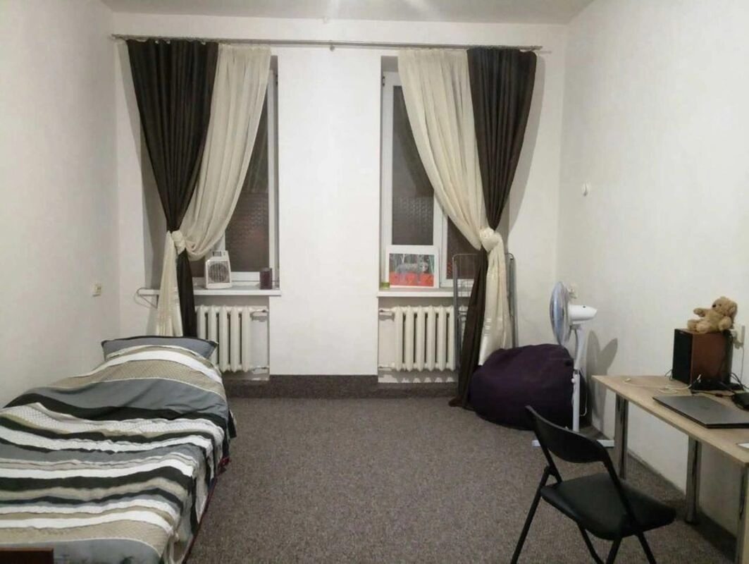 Apartments for sale. 1 room, 35 m², 1st floor/3 floors. 112, Mechnykova ul., Odesa. 