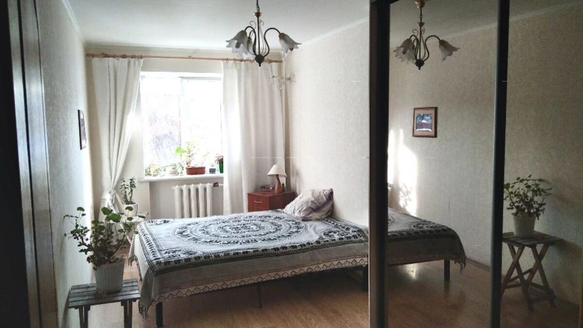Apartments for sale. 3 rooms, 55 m², 4th floor/5 floors. 51, Bolshoy Fontan  Fontanskaya Doroha , Odesa. 