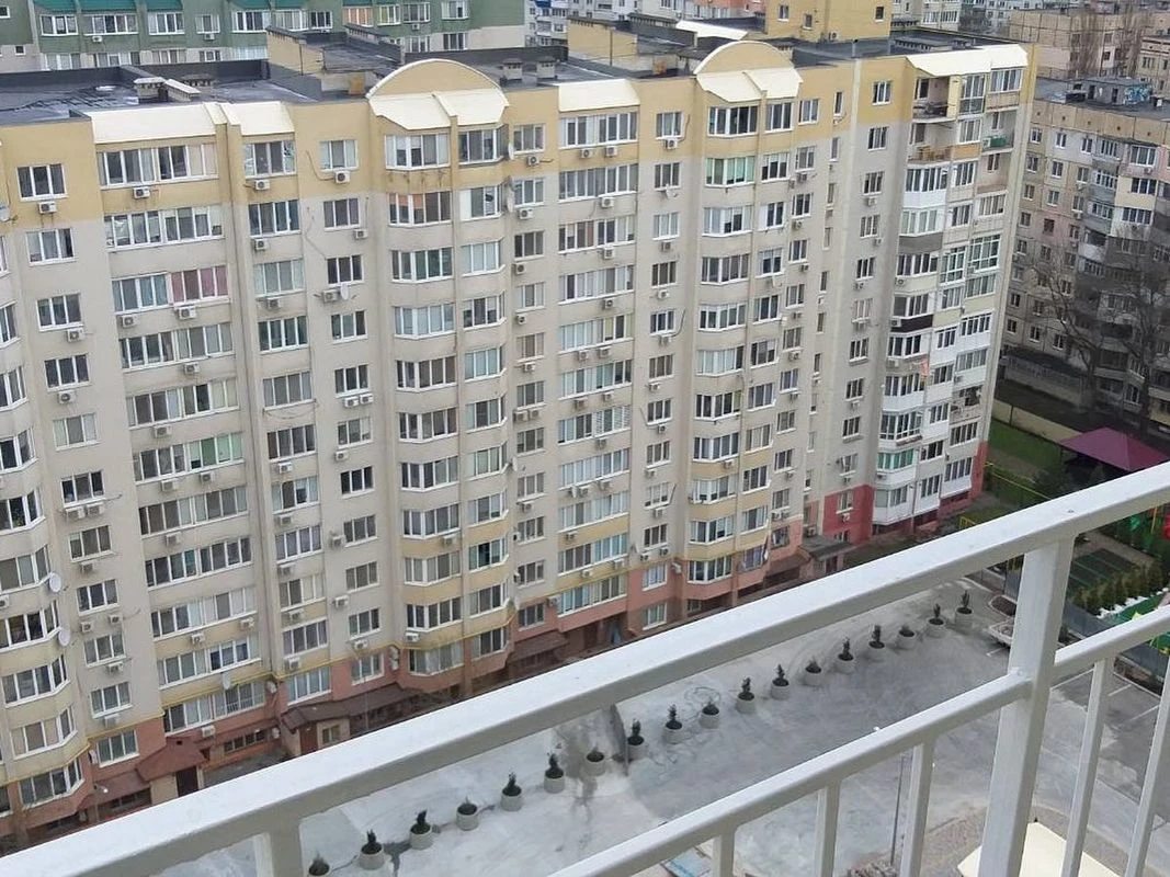 Продаж квартири. 2 rooms, 74 m², 16 floor/17 floors. 162, Костанди ул., Одеса. 