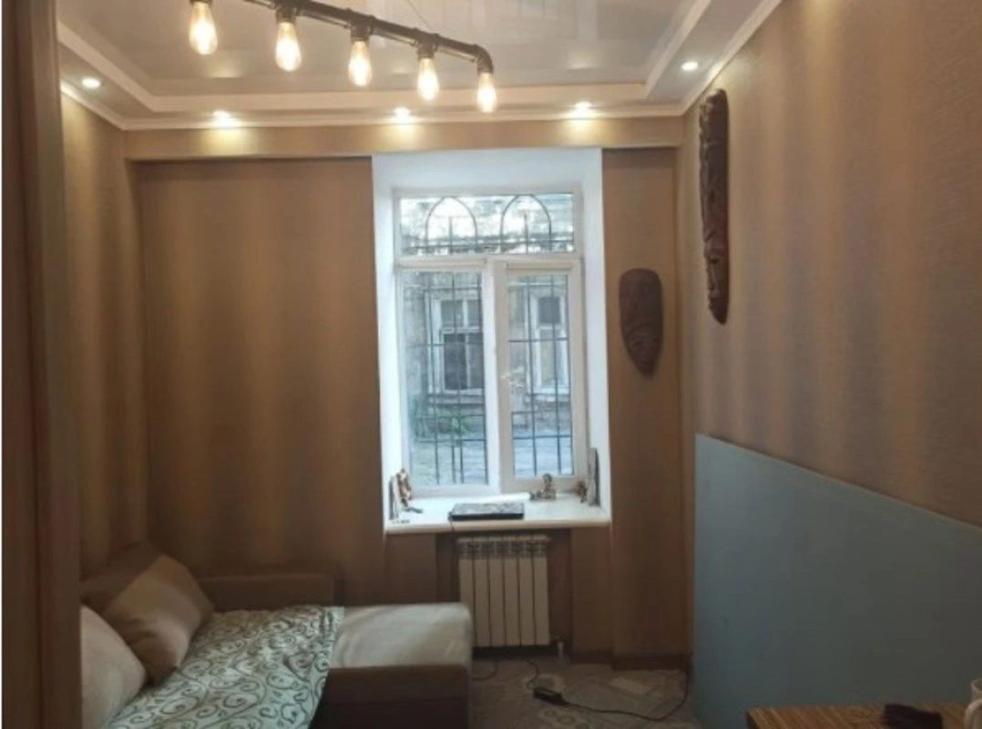Продаж квартири. 2 rooms, 50 m², 1st floor/3 floors. 52, Малая Арнаутская ул., Одеса. 