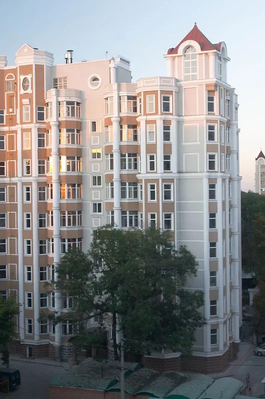 Продаж квартири. 3 rooms, 131 m², 5th floor/9 floors. 4, Довженко ул., Одеса. 