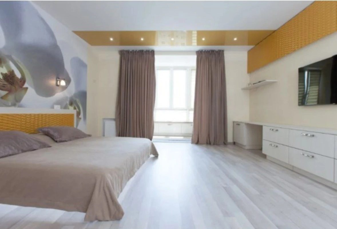 Apartments for sale. 3 rooms, 134 m², 13 floor/16 floors. 62, Kostandy ul., Odesa. 