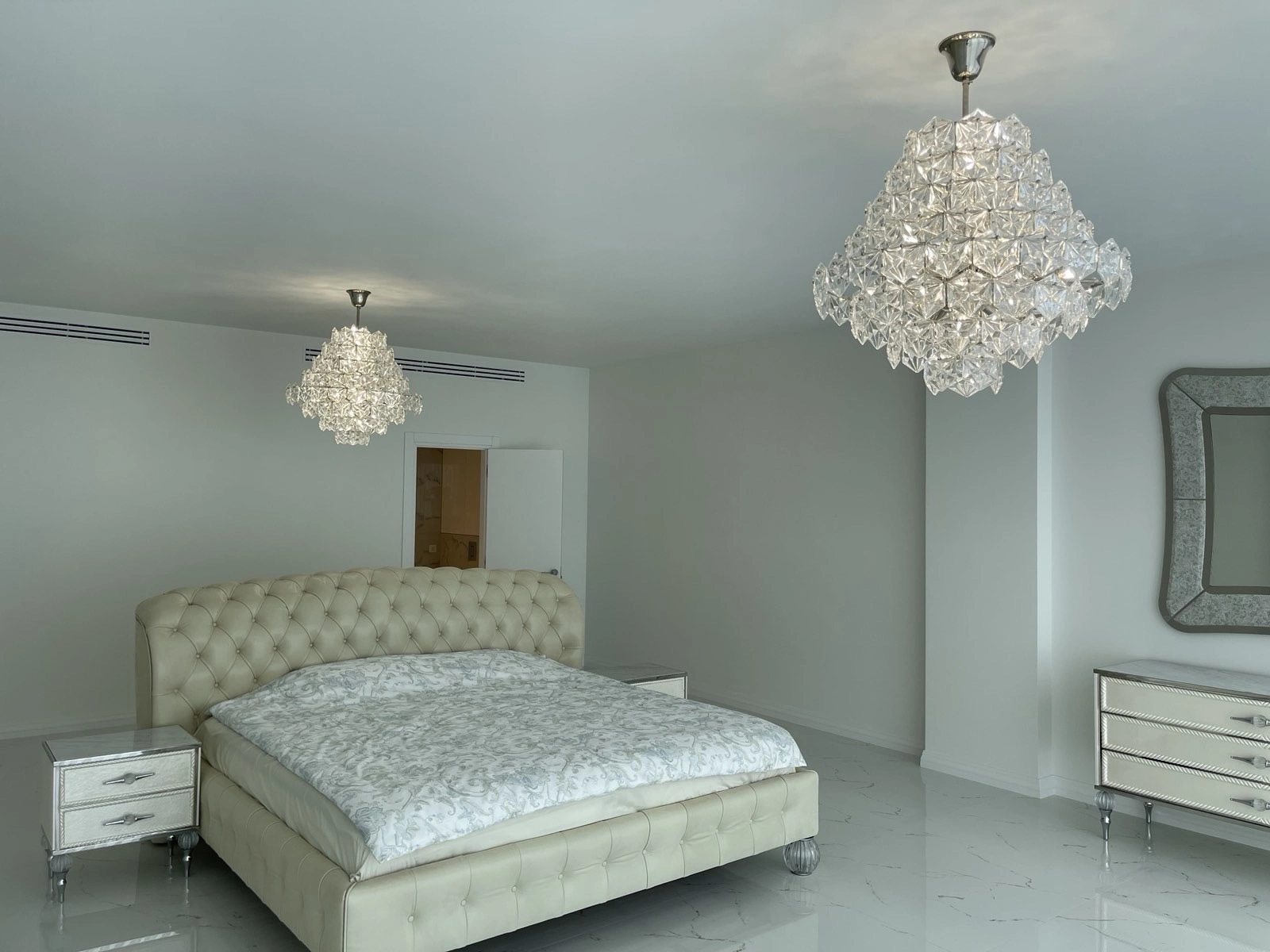 Продаж квартири. 3 rooms, 181 m², 4th floor/20 floors. 2, Мореходный пер., Одеса. 