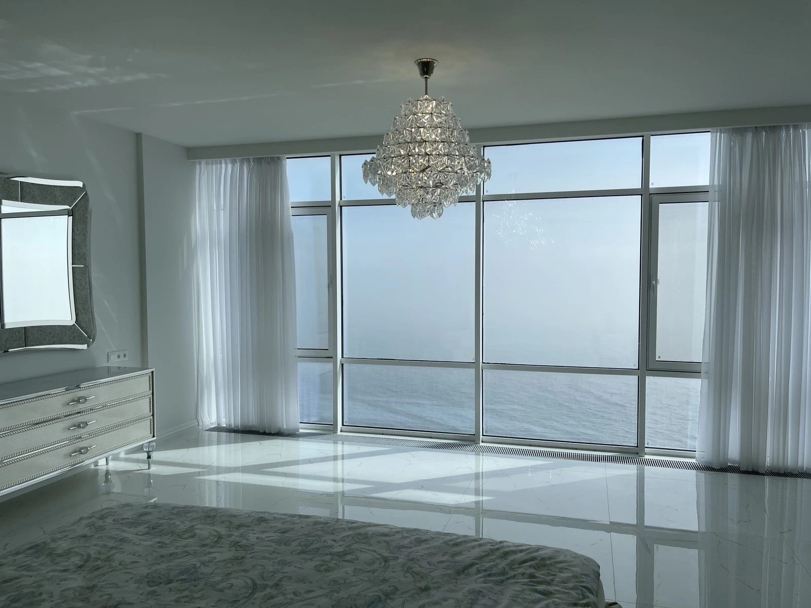 Продаж квартири. 3 rooms, 181 m², 4th floor/20 floors. 2, Мореходный пер., Одеса. 