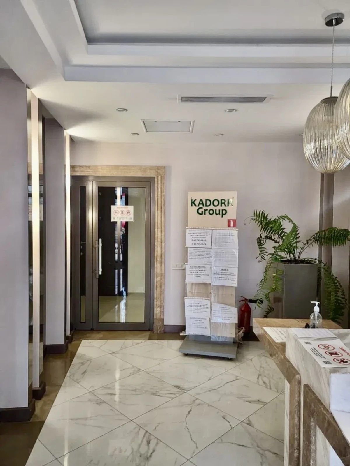 Apartments for sale. 2 rooms, 61 m², 10th floor/25 floors. 16, Kamanyna ul., Odesa. 