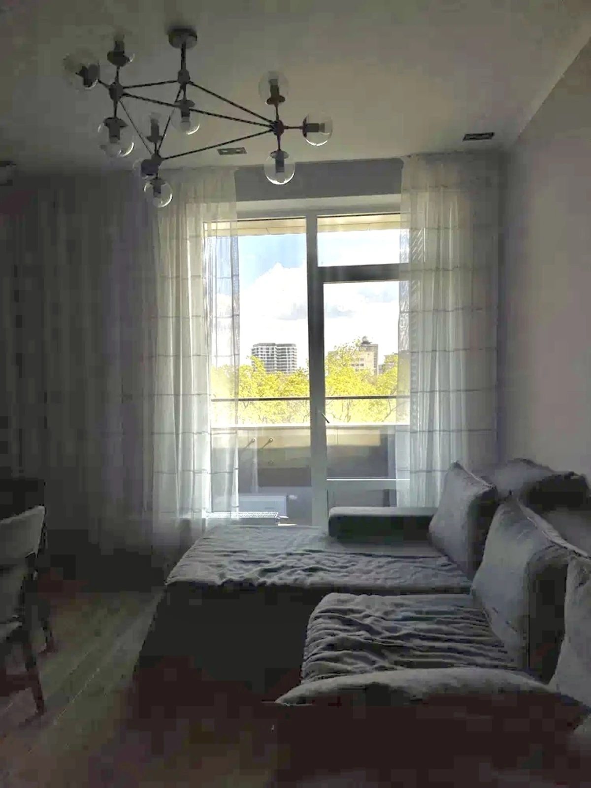 Apartments for sale. 2 rooms, 51 m², 6th floor/16 floors. 85, Frantsuzskyy b-r, Odesa. 