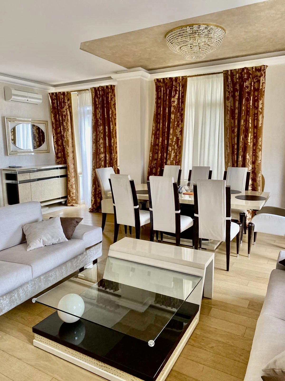 Apartments for sale. 4 rooms, 166 m², 9th floor/14 floors. 1, Hrecheskaya ul., Odesa. 