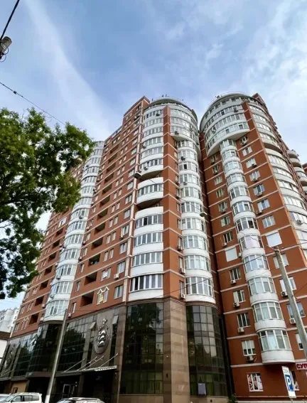 Продаж квартири. 2 rooms, 74 m², 5th floor/18 floors. 5, Базарная ул., Одеса. 