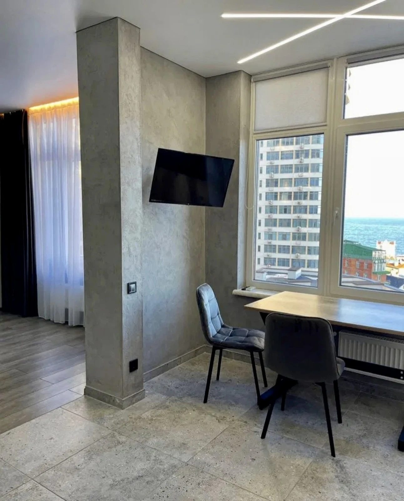 Apartments for sale. 1 room, 38 m², 9th floor/25 floors. 16, Kamanyna ul., Odesa. 