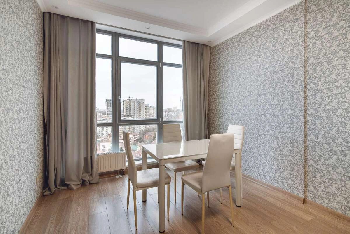 Продаж квартири. 1 room, 46 m², 15 floor/24 floors. Генуэзская ул., Одеса. 