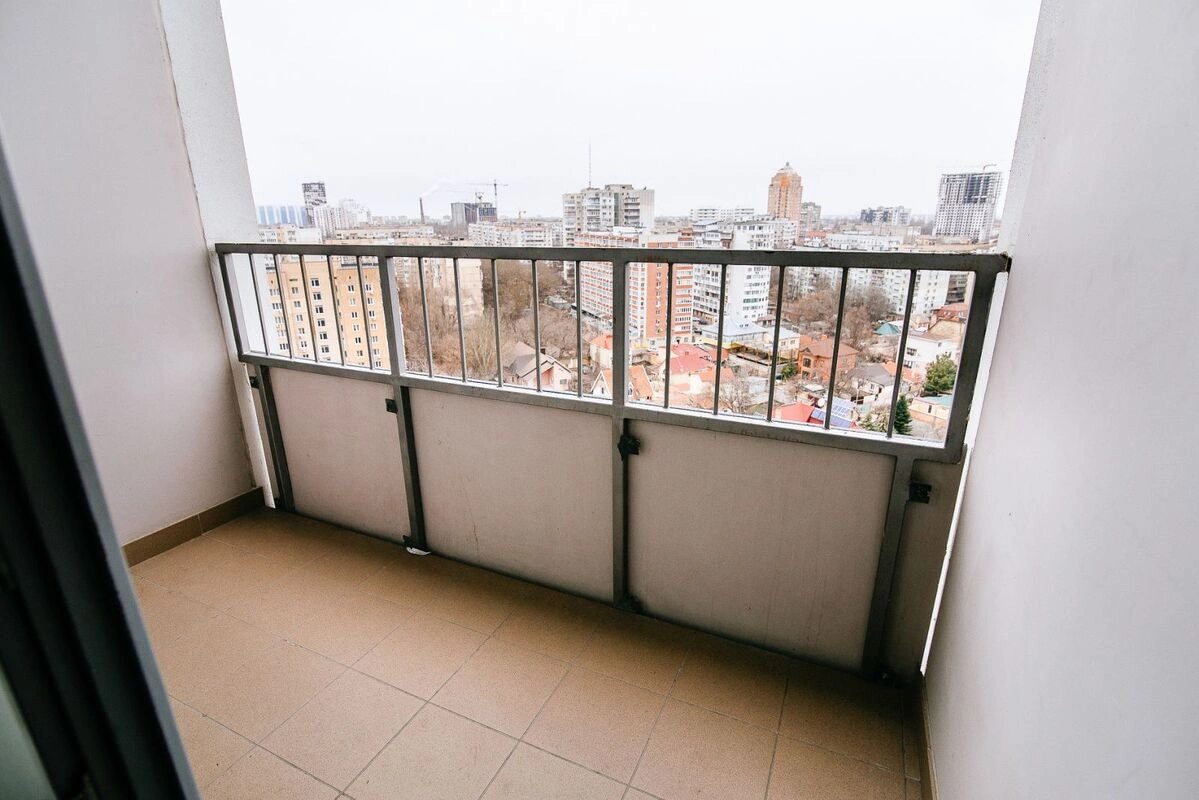 Apartments for sale. 1 room, 46 m², 15 floor/24 floors. Henuezskaya ul., Odesa. 
