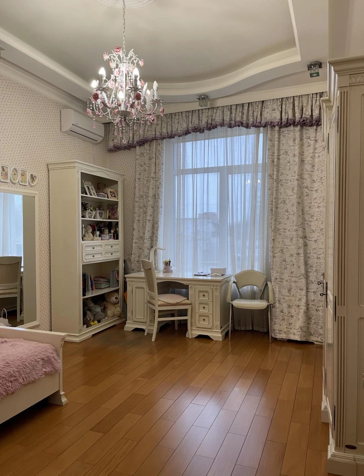 Apartments for sale. 2 rooms, 150 m², 4th floor/16 floors. Lydersovskyy b-r, Odesa. 