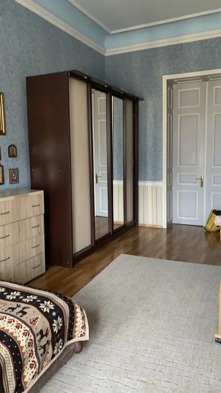 Продаж квартири. 4 rooms, 321 m², 3rd floor/3 floors. Базарная ул., Одеса. 