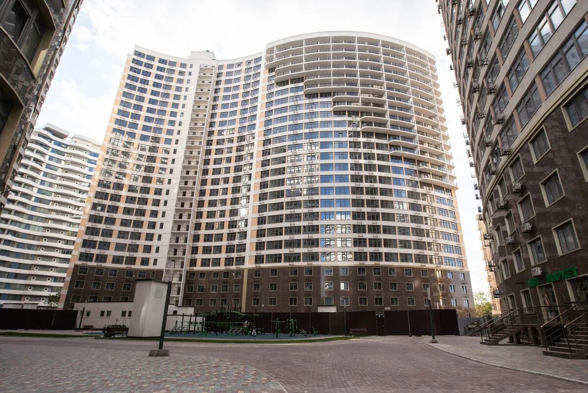 Apartments for sale. 2 rooms, 59 m², 24 floor/25 floors. 16, Kamanyna ul., Odesa. 
