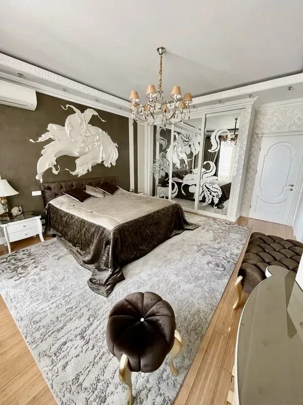 Apartments for sale. 2 rooms, 118 m², 11 floor/22 floors. 1, Lyteraturnaya ul., Odesa. 
