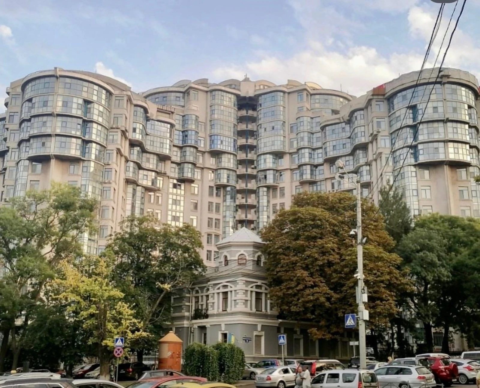 Apartments for sale. 2 rooms, 130 m², 11 floor/14 floors. 5, Lydersovskyy b-r, Odesa. 