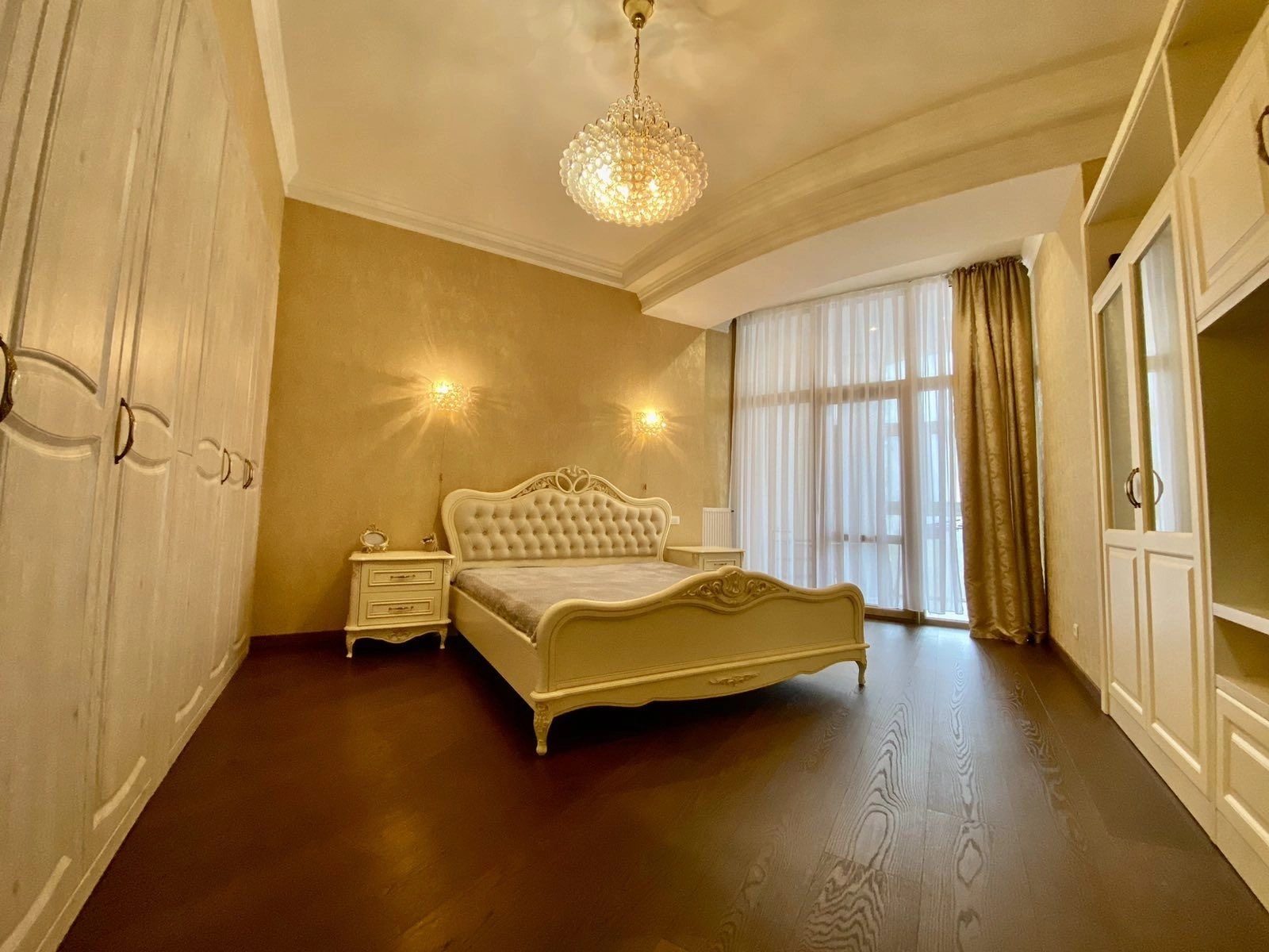 Apartments for sale. 2 rooms, 130 m², 11 floor/14 floors. 5, Lydersovskyy b-r, Odesa. 