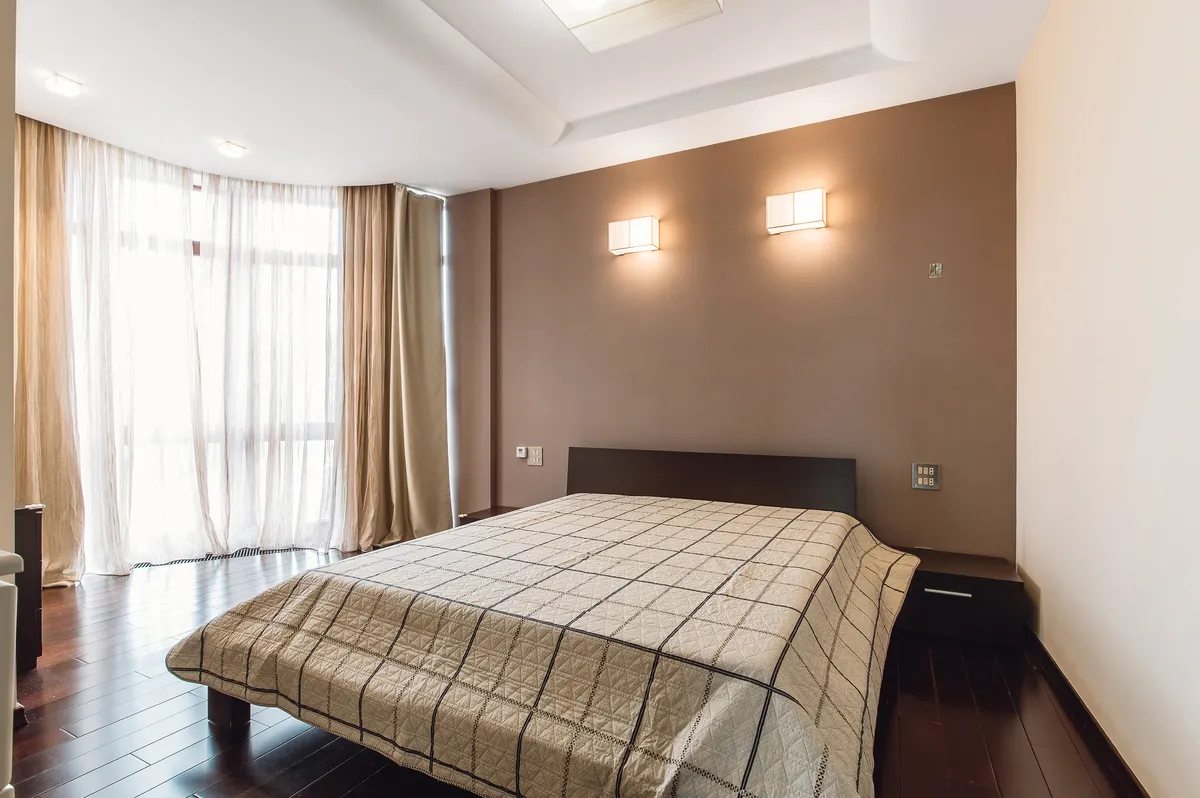 Продаж квартири. 3 rooms, 192 m², 17 floor/17 floors. 9, Тенистая ул., Одеса. 