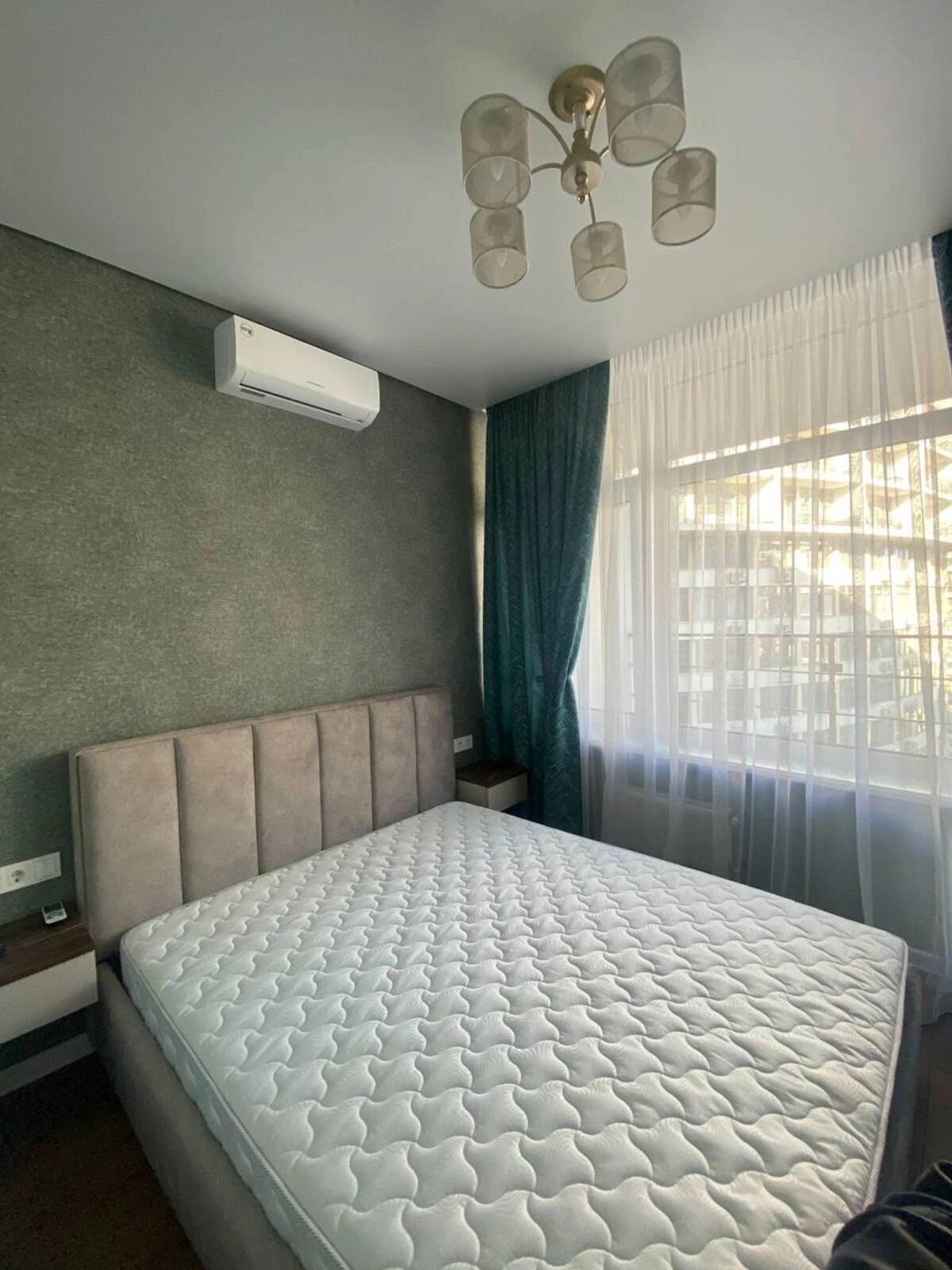 Apartments for sale. 1 room, 43 m², 21 floor/25 floors. 16, Kamanyna ul., Odesa. 