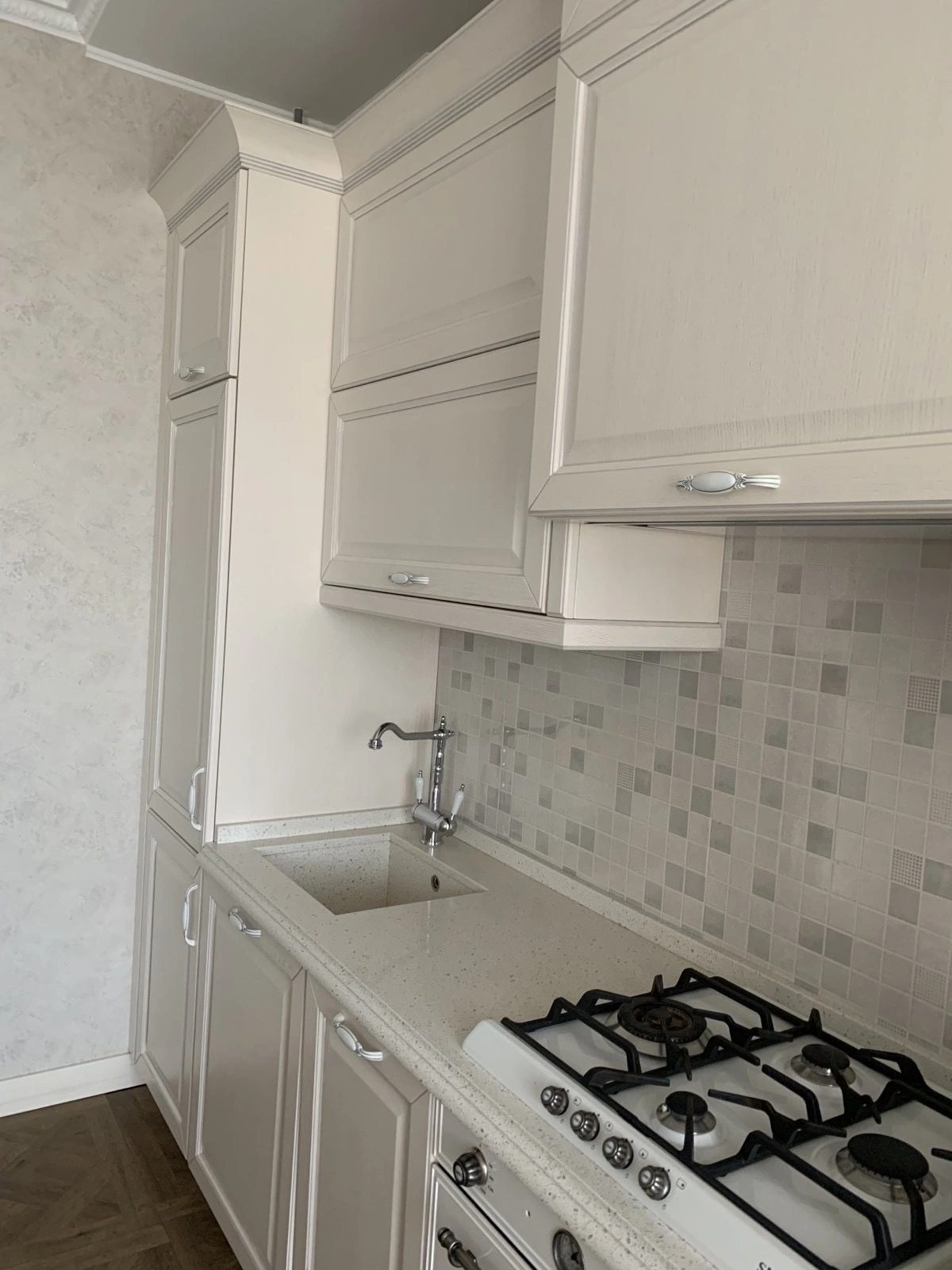 Продаж квартири 2 кімнати, 83 m², 6 пов./10 поверхів. 13, Отрадная ул., Одеса. 