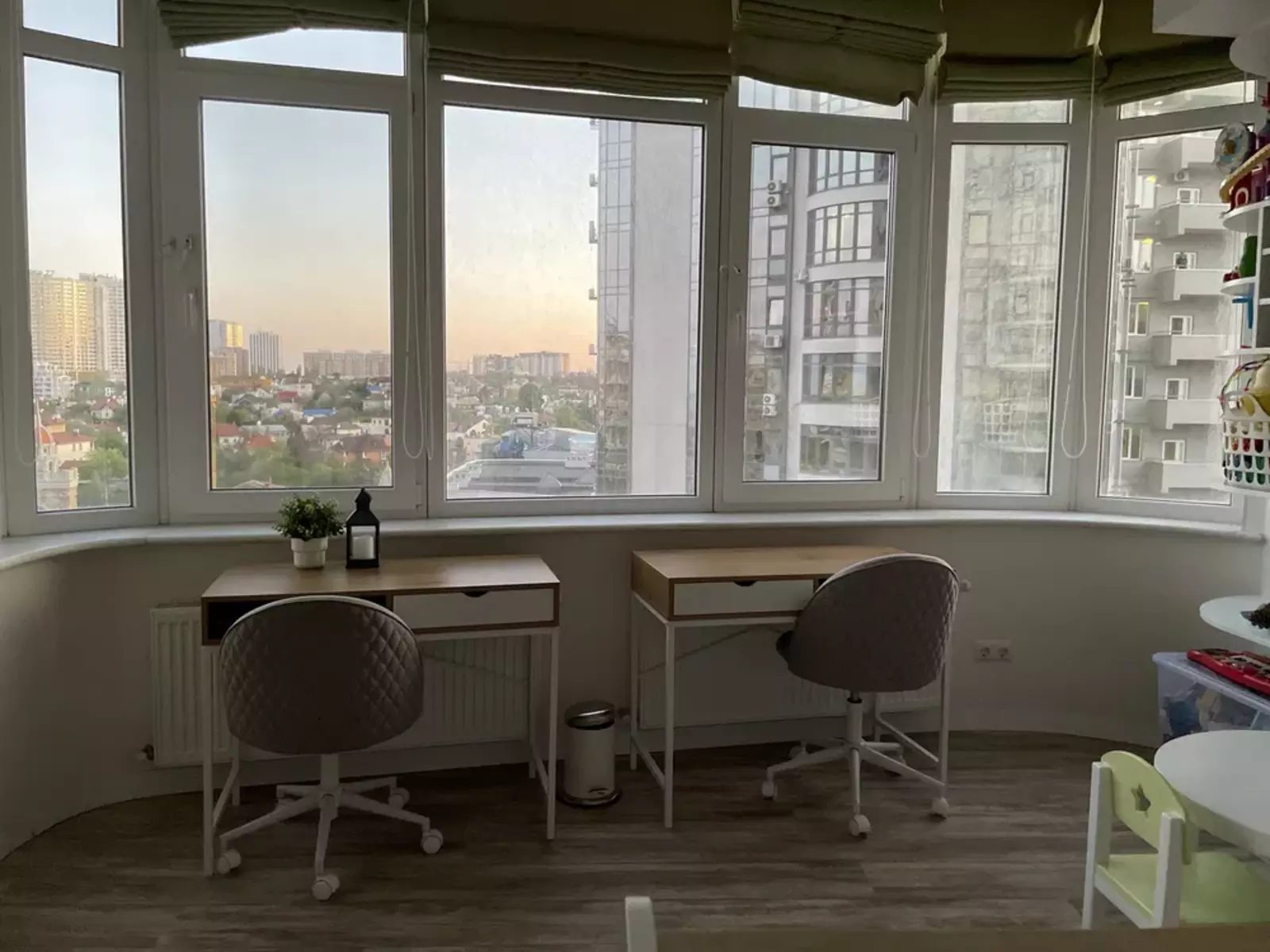 Apartments for sale. 2 rooms, 100 m², 7th floor/21 floors. Henuezskaya ul., Odesa. 