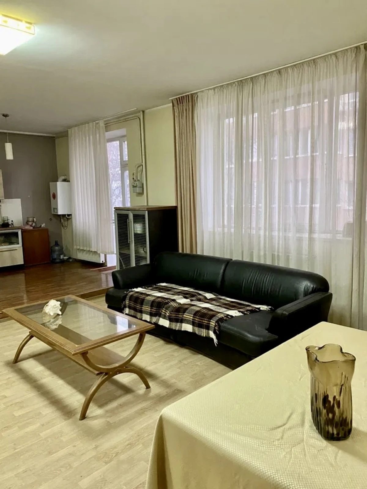Продаж квартири. 2 rooms, 139 m², 2nd floor/6 floors. 3, Педагогический пер., Одеса. 