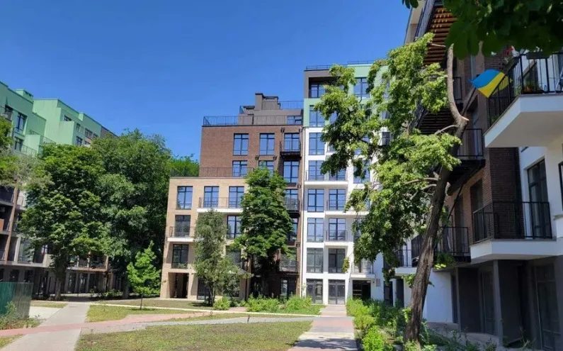 Apartments for sale. 1 room, 39 m², 1st floor/8 floors. 59, Dmytryya Donskoho ul., Odesa. 