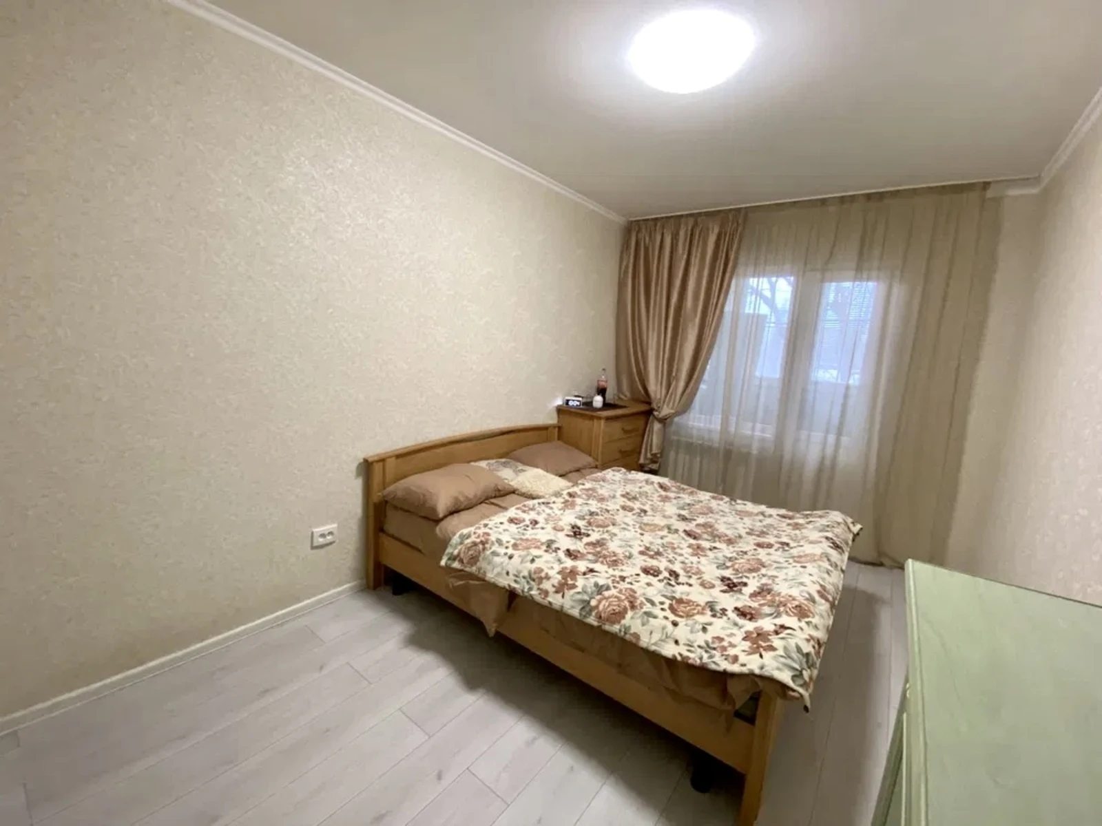 Apartments for sale. 3 rooms, 70 m², 3rd floor/16 floors. 80, Koroleva ul., Odesa. 