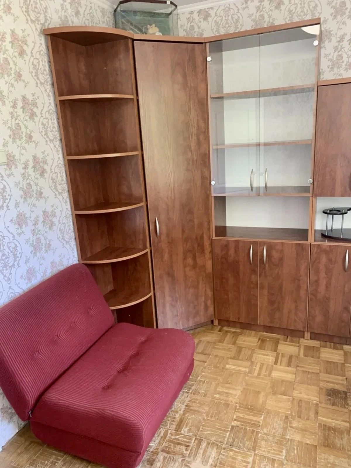 Apartments for sale. 4 rooms, 80 m², 3rd floor/9 floors. Bolshoy Fontan Fontanskaya Doroha , Odesa. 