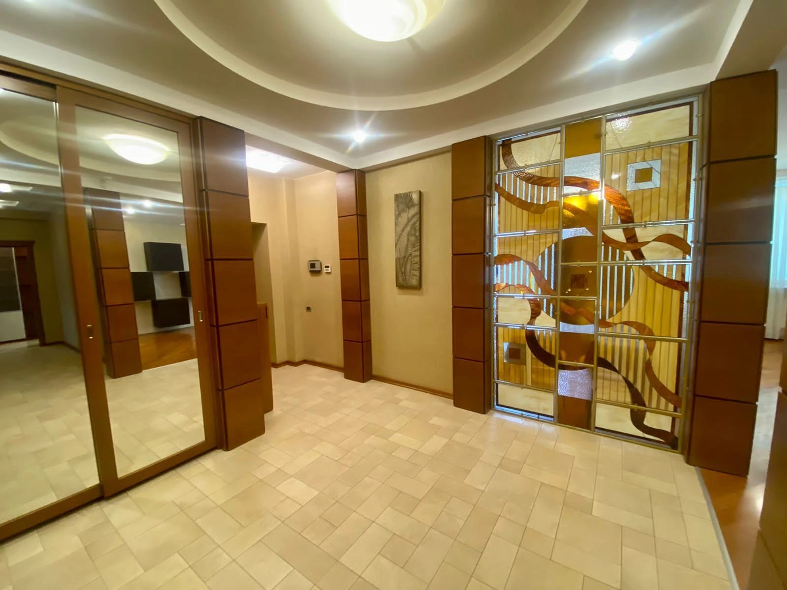 Apartments for sale. 2 rooms, 138 m², 2nd floor/5 floors. 3, Pedahohycheskyy per., Odesa. 