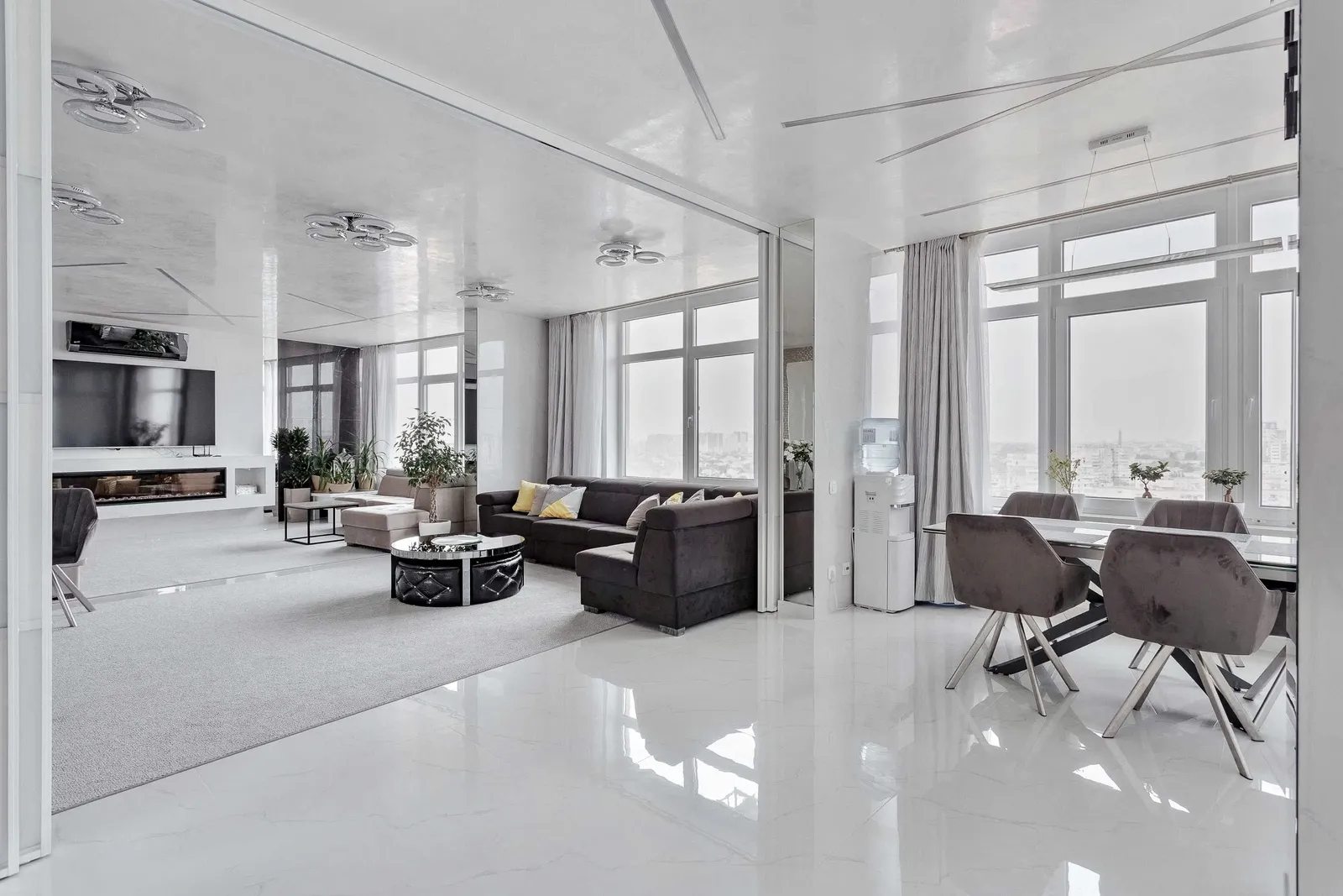 Продаж квартири. 3 rooms, 157 m², 18 floor/25 floors. Каманина ул., Одеса. 